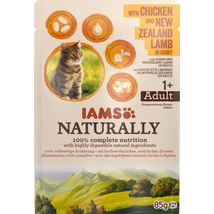 IAMS Cat Naturally felnőtt nedves macsaktáp csirkével és báránnyal 85G